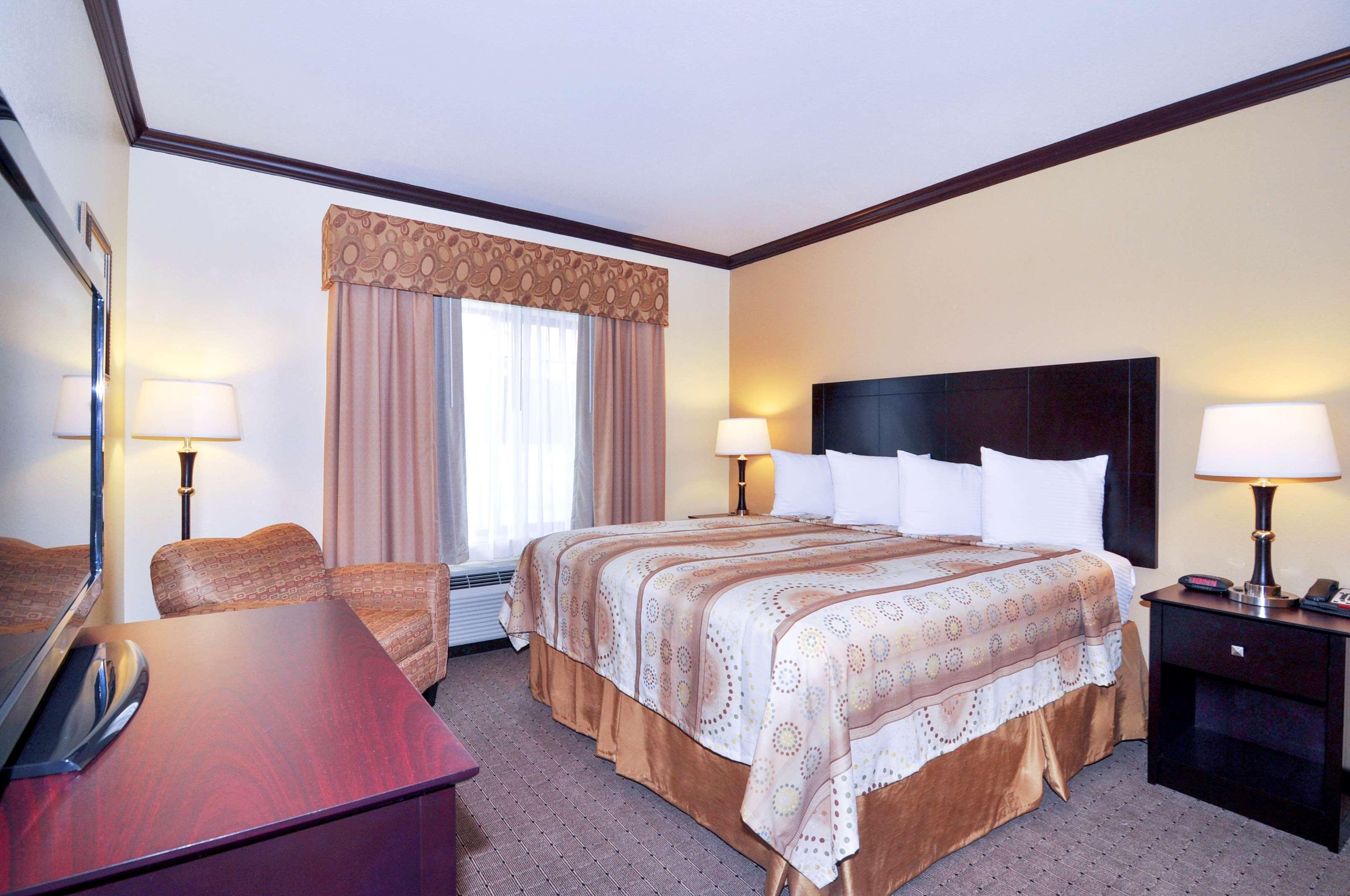 Best Western Plus Royal Mountain Inn & Suites Athens Exterior photo